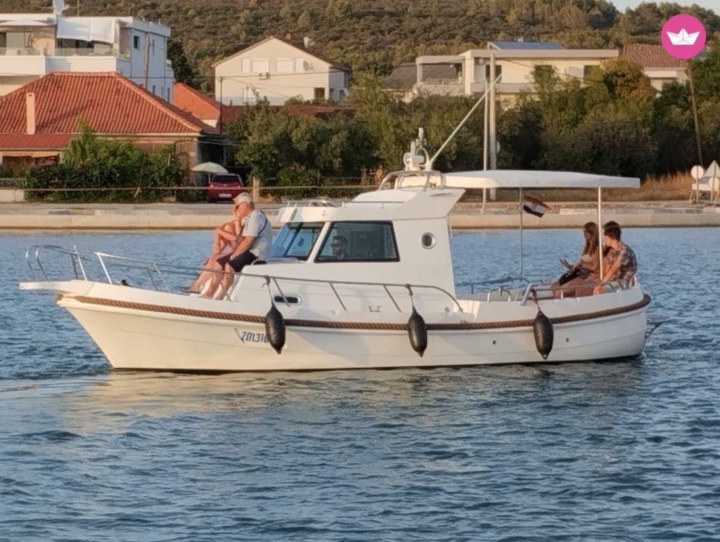 Bateau à moteur Majama 2nd Wife. 125cv
