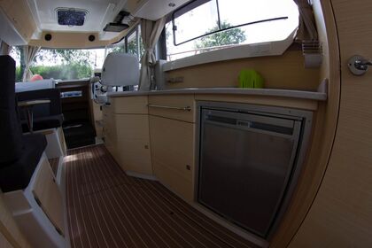 Suncamper 30 - komfortowy jacht motorowy