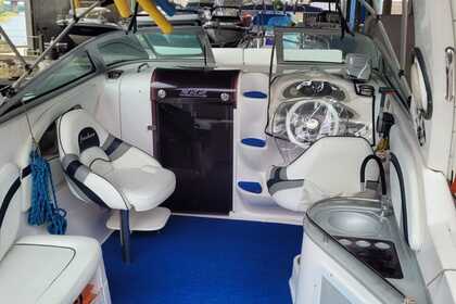 Charter Motorboat Focker 255 Potência 225 São Vicente