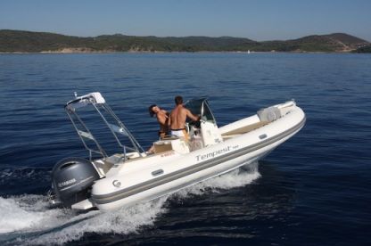 Miete RIB Capelli Tempest 700 Cavalaire-sur-Mer