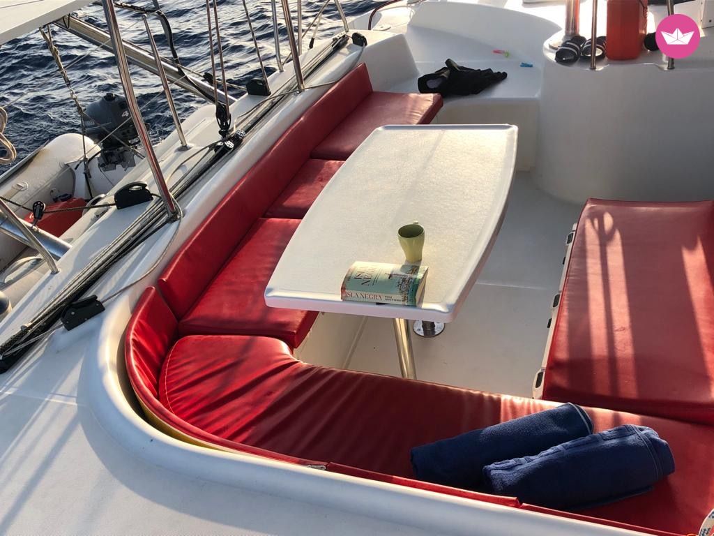 Hire Lagoon Lagoon 380