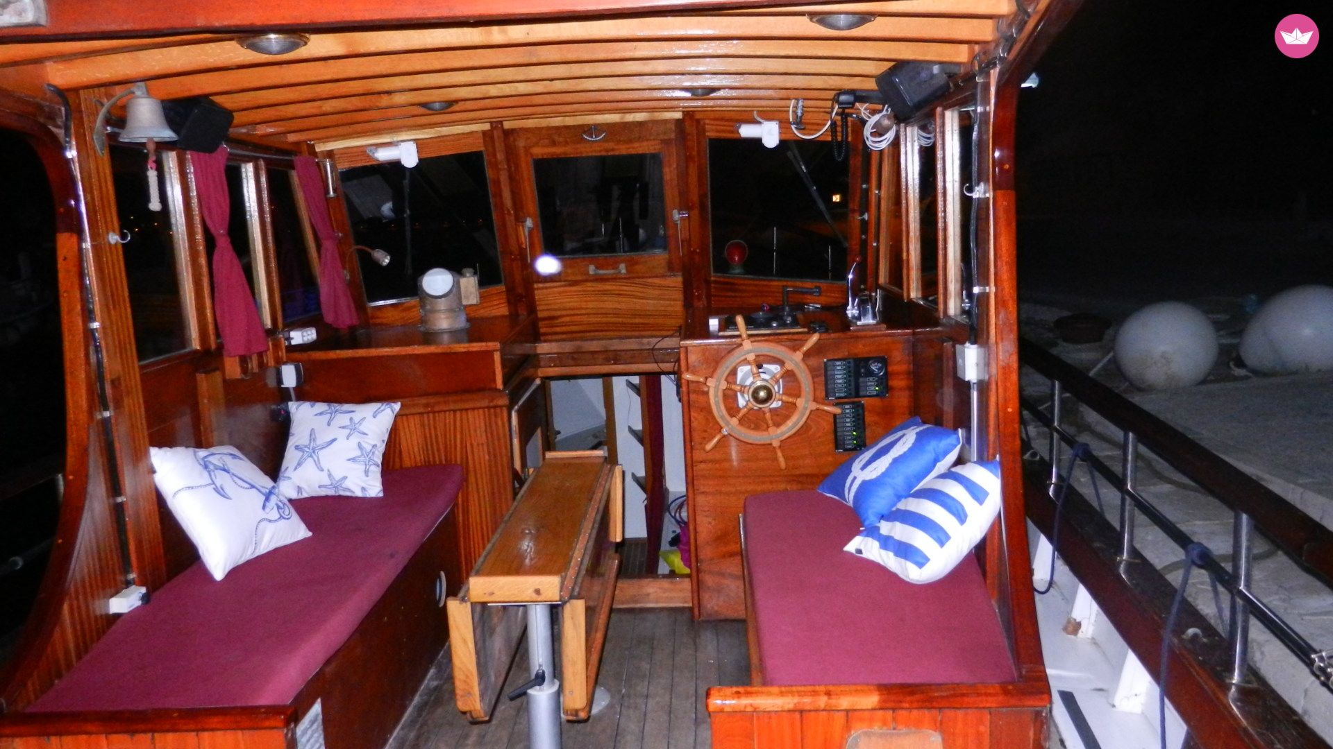 Motorboat Traditional Croatian Boat Leut Palagruža for hire