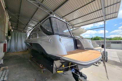 Brand new motor yacht  30 Hardtop