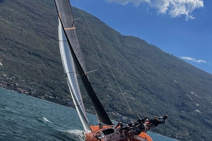 Noleggio Barca a vela Lievi Santarelli - Asso99 Brenzone sul Garda