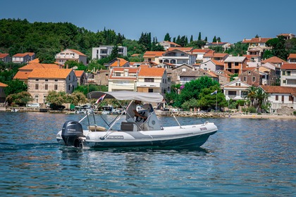 Hire Motorboat Falkor Falkor 22 Zadar