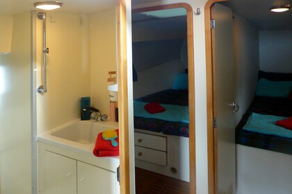 Louez cette péniche pour découvrir les beautés