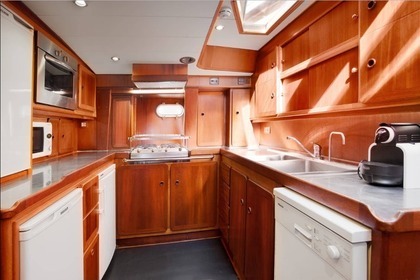 , charters tripulados en Costa Brava