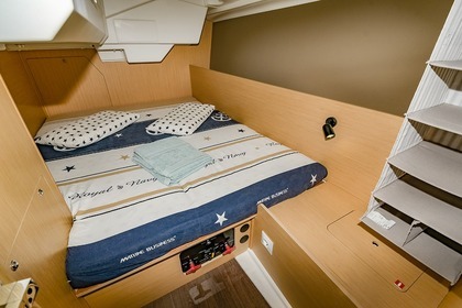 Navega a bordo del Oceanis 38