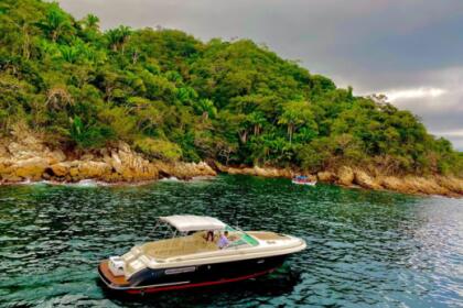 Luxurious Chris-Craft 34