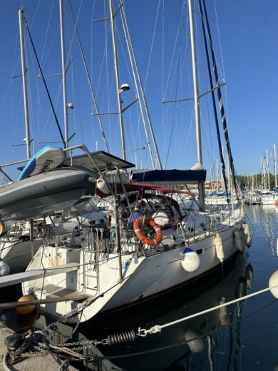 Port-de-Bouc Sailboat BENETEAU OCEANIS 473 alt tag text