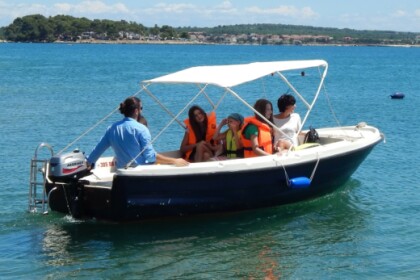 Hire Motorboat Sport Mare M-500 Premantura