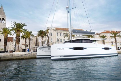 Rental Catamaran Fountaine Pajot Fountaine Pajot Astrea 42 - 4 + 2 cab. Pula