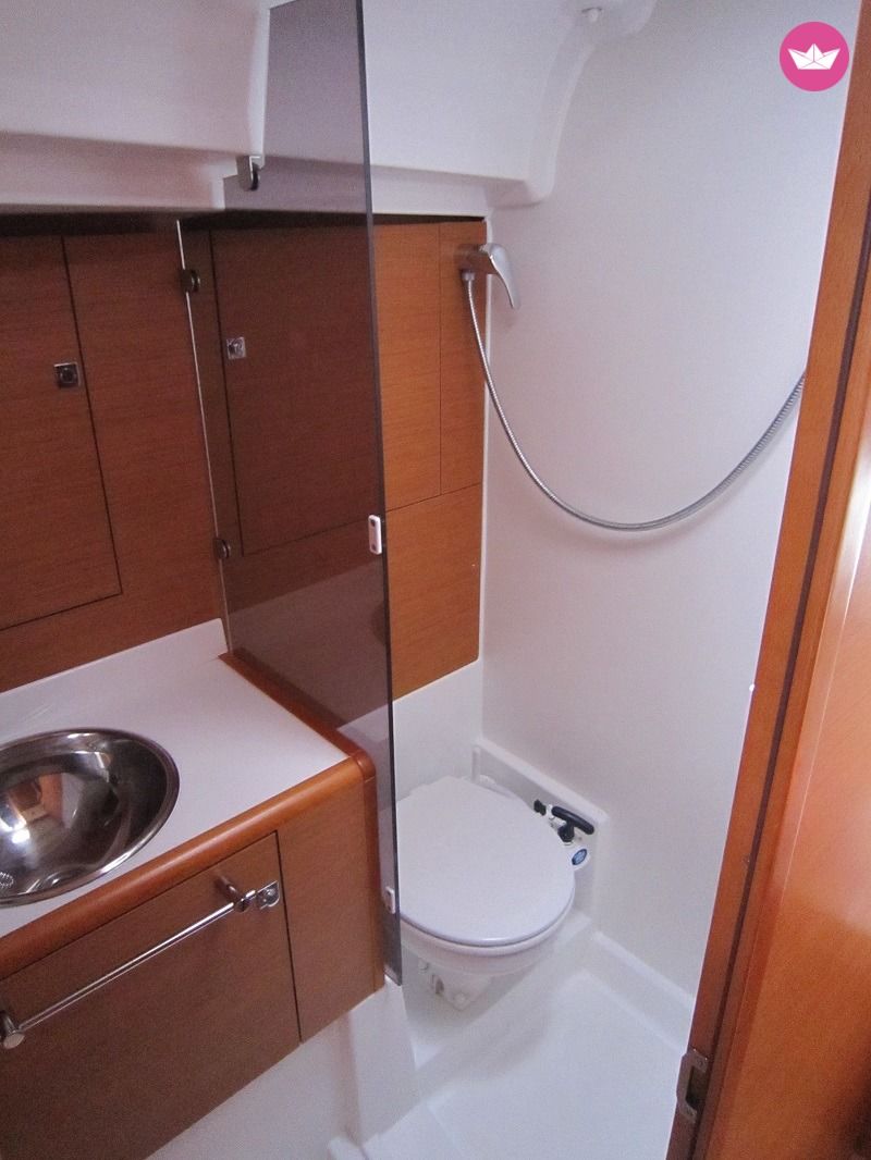 Sailboat Jeanneau Sun Odyssey 449  