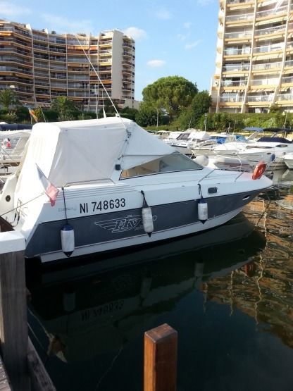 Аренда Моторная яхта Beneteau Flyer Série 8 Мандельё-ла-Напуль