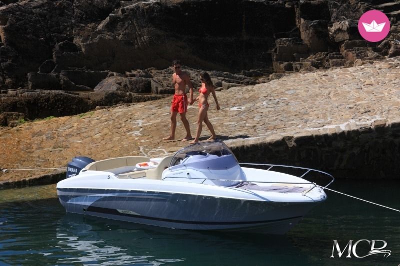 Charter Motorboat Beneteau 6 Spacedeck Barcelona
