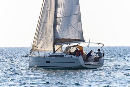 Rental Sailboat DUFOUR 350 Grand Large Sanary-sur-Mer