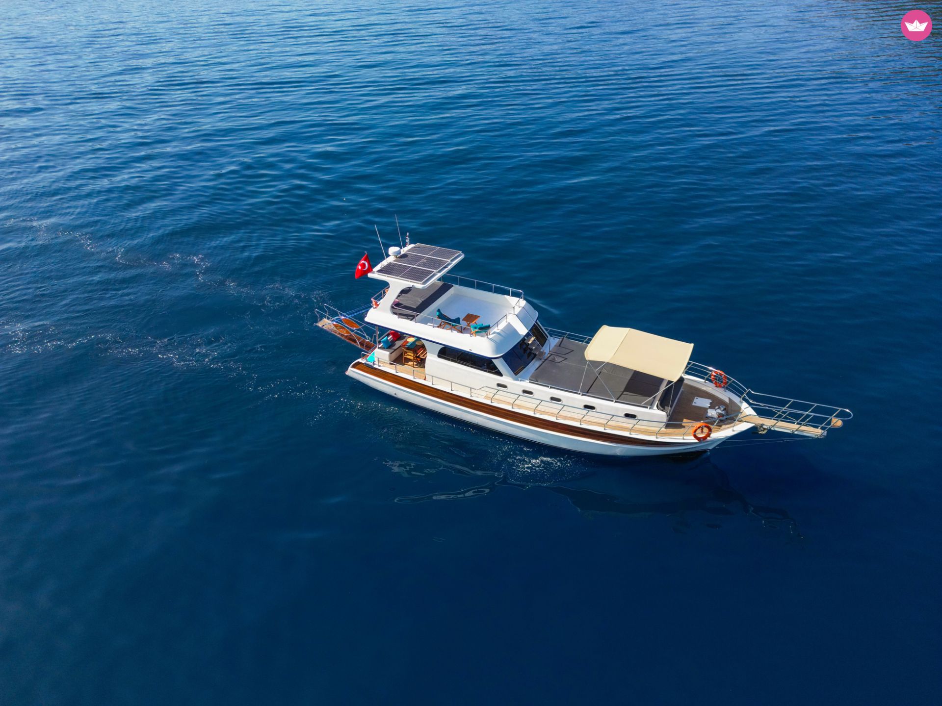 Goélette Luxury custom built gulet with a capacity of 6 people 16m 2