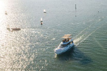 Charter Motorboat Sealine F42/5 Lymington