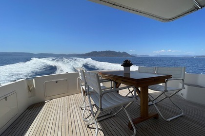 Riviera 48 Flybridge