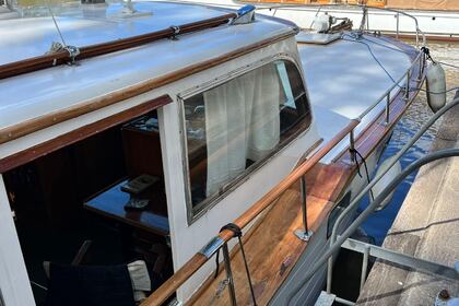 Sail into Elegance: Unforgettable Yachting Experience on the Río de la Plata and Delta del Paraná