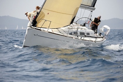 Hire Sailboat KIRIE - FEELING Dufour 40 Vannes