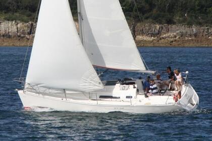 Charter Sailboat Jeanneau Sun fast 32 Larmor-Plage