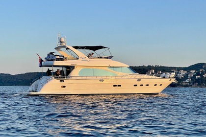 Hire Motor yacht  Yaretti 2210 Split