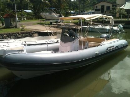 Location Semi-rigide Capelli Tempest 775 Fort-de-France