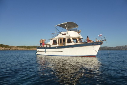 Charter Motorboat Eurobanker 38 classique Figari