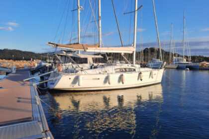 Charter Sailboat Beneteau Oceanis 40 Toulon