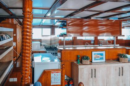 wonderful classic gulet for 16 guests