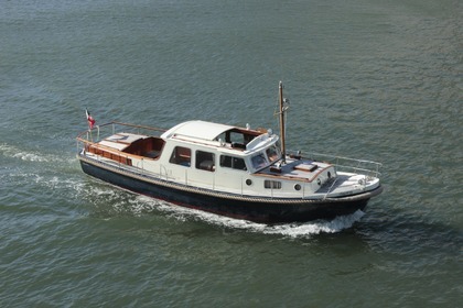Charter Motorboat P. Valk Yachts Franeker Valkvlet 11.30 OK/AK Vila Nova de Gaia