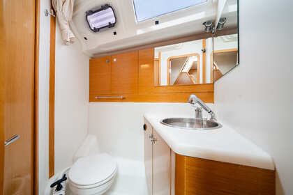 Jeanneau 53 in Lavrio