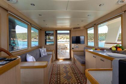 Évasion à Bodrum | Bateau Privé avec Équipage et Flybridge - Trawler