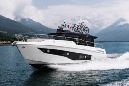Rental Motorboat Cranchi T36 Crossover Saint-Jean-Cap-Ferrat