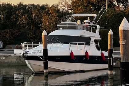 Noleggio Yacht a motore Jeanneau Yarding yacht 42 fly Fiumicino