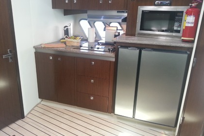 Cruiser Yachts 430cc Themis iv