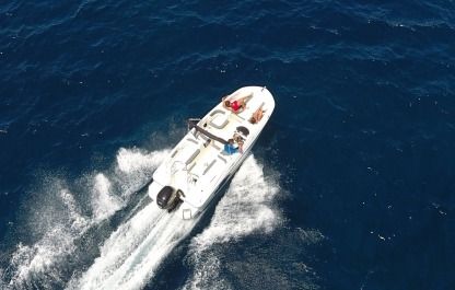 Location Bateau à moteur Bayliner 2 E6 115Ch Neuf Ajaccio