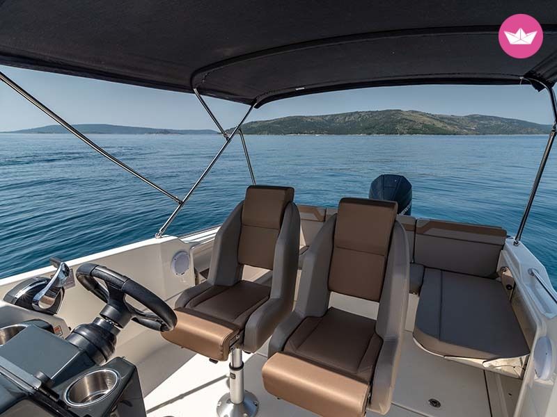 Motorboat Quicksilver 755 Activ Open  