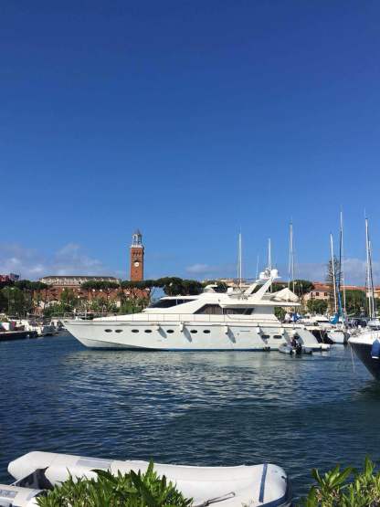 Location Bateau à moteur Posillipo Technema 70 Gaète