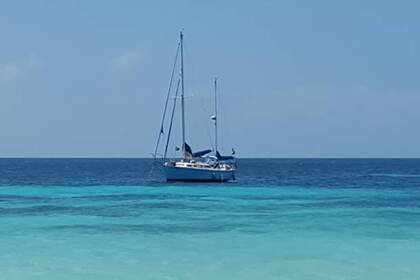 Hire Sailboat Grampian Triangle 32 Hopkins