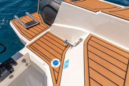 Hyra båt Motorbåt Tiger Marine 740 Pro Line Split