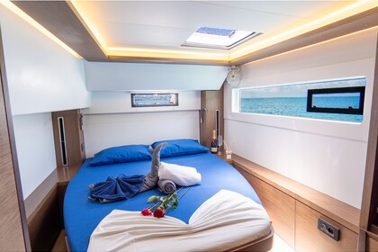 LOMAR II (2022) Lagoon 46