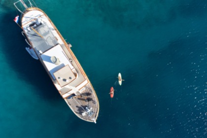 CLASSIC YACHT GALLANT