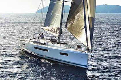 Rental Sailboat Jeanneau Sun Odyssey 440 Piraeus