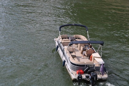 Charter Motorboat Bennington Q SERIES Paris