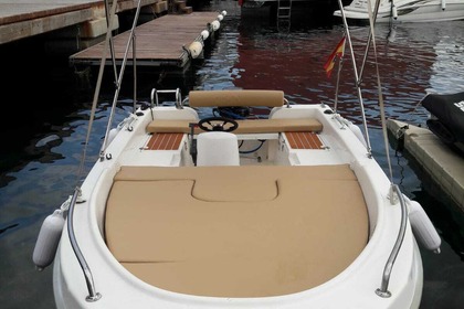 boat rental without license