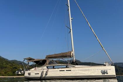 Hire Catamaran Jeanneau Sun Odyssey 44 Angra dos Reis