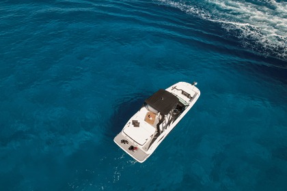 Hire Motorboat Sea Ray SDX 250 Ayia Napa