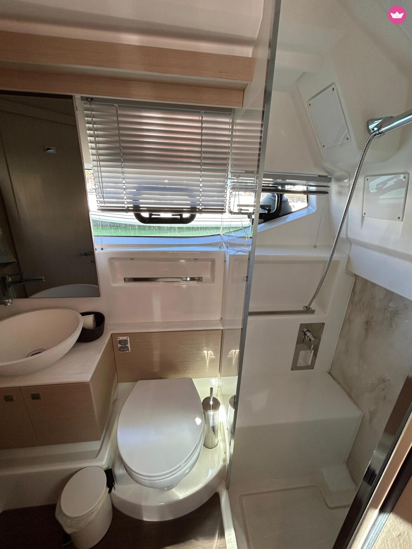 Bateau à moteur Jeanneau db43 760cv 5